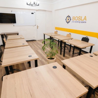 Equipped training and meeting rooms